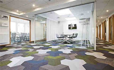 使用当中的地毯应该如何进行维护保养