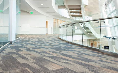 清洁展览地毯推荐选用哪种清洁剂？