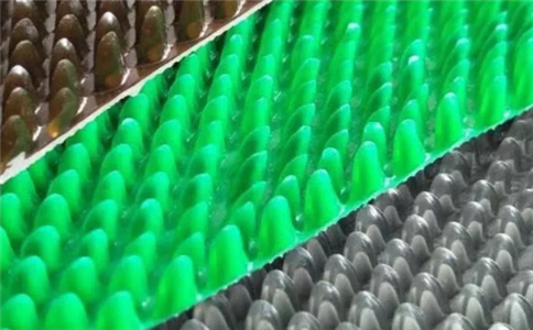 浴室防滑地垫挑选小妙招 浴室防滑地垫挑选小妙招