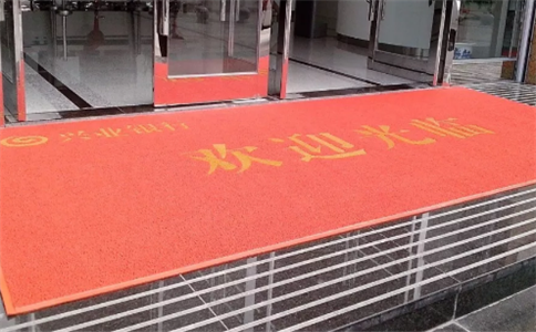 在商场门口铺设3M地垫的几大理由