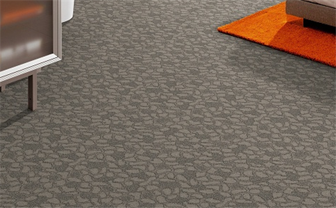 怎么安装方块地毯不易起皱?