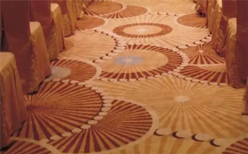 高档酒店为什么都要铺地毯?