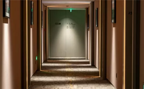 酒店铺设方块地毯有哪些好处?