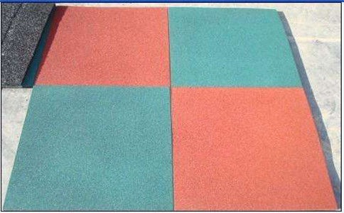 如何做好浴室防滑地垫的清洁工作