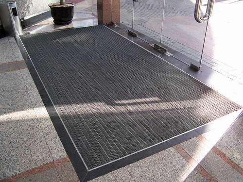 成都地垫厂家为您介绍除尘地垫有哪些分类